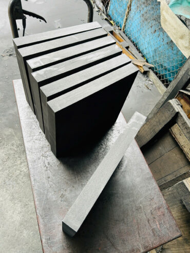 Địa chỉ tin cậy cung cấp các loại điện cực Graphite, tấm Graphite