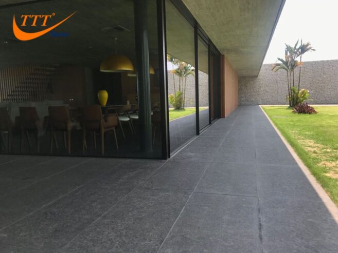 Thi công đá basalt sân vườn biệt thự – vừa đẹp vừa bền!